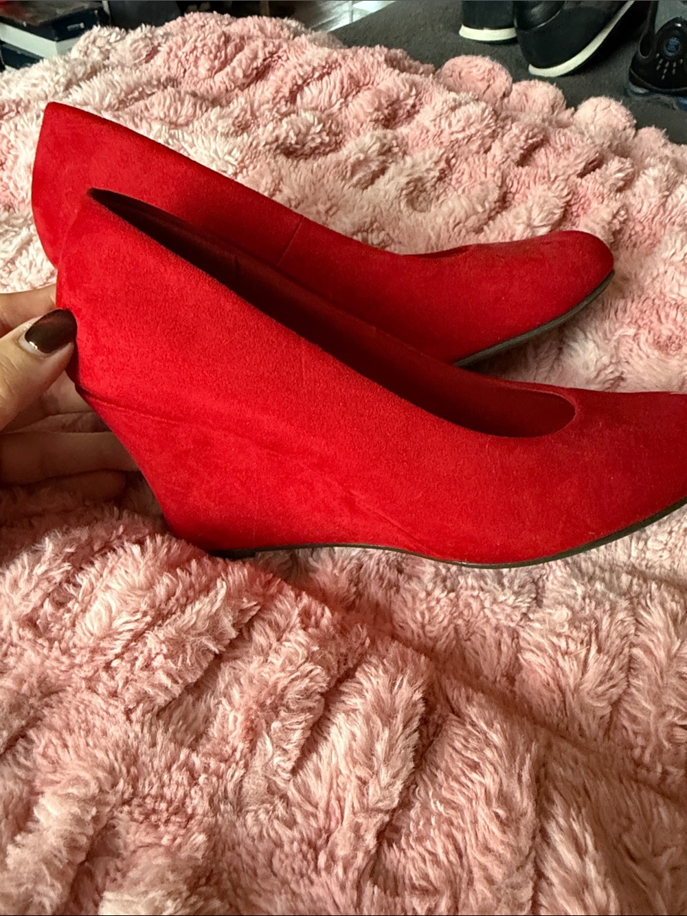 dexflex comfort Vibrant Red Suede Wedge Pumps